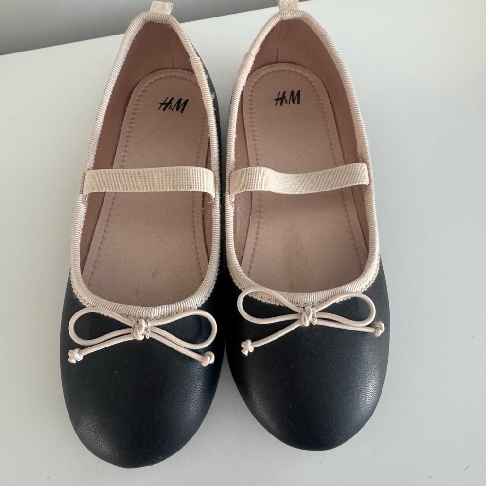 H&M Black and Cream Dress Shoes Elegant Design
